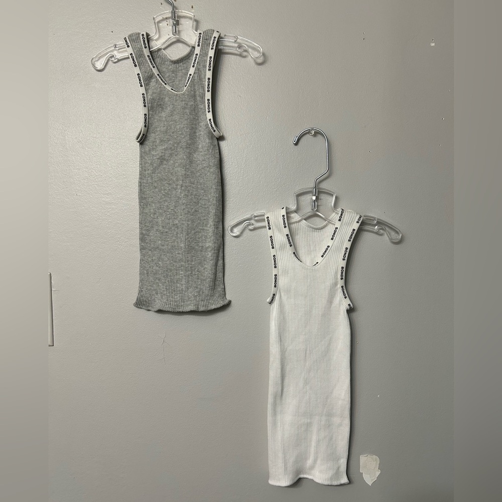 Bonds Grey and white muscle tanks. Size 12m
